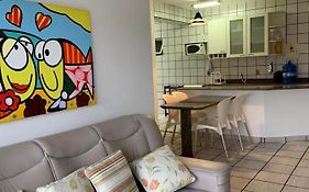 Apartamento Pé na Areia e águas tranquilas no centro de Guarapari